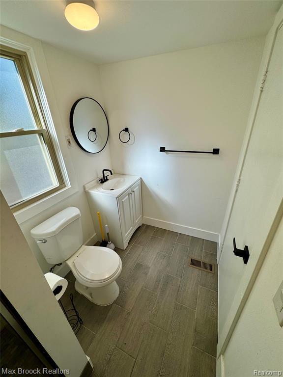 Building Photo - 368 S Wing St