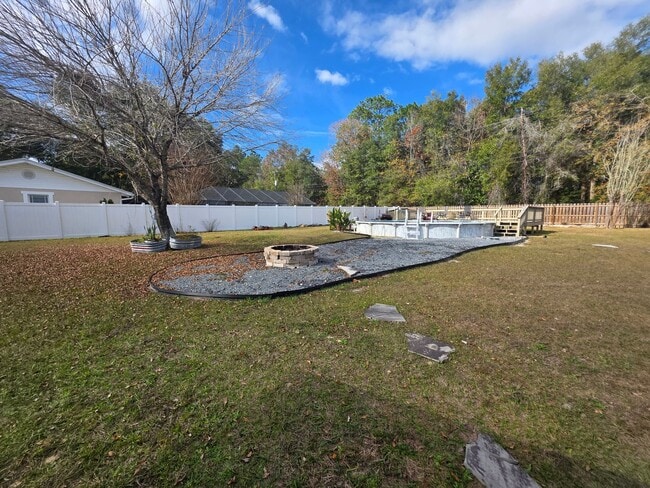 Building Photo - Spacious 5 Bedroom Home with Pool in Crystal Lake Homesites