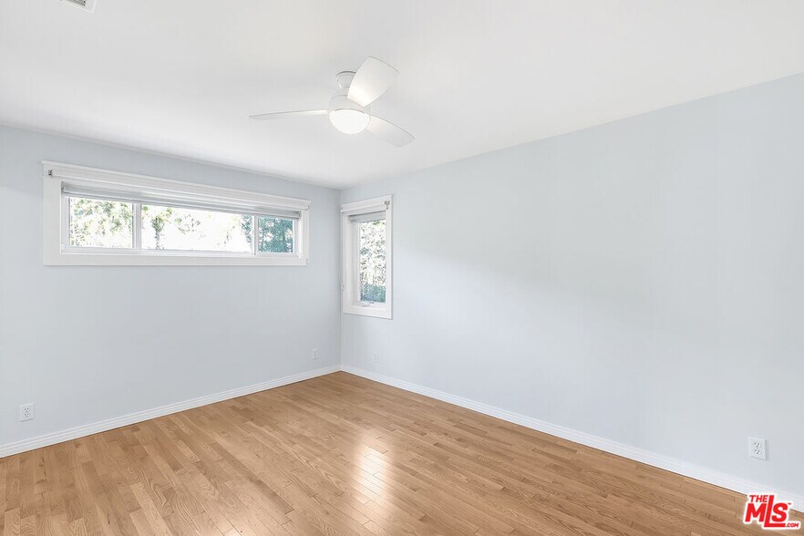 Building Photo - 1611 N Avenue 56