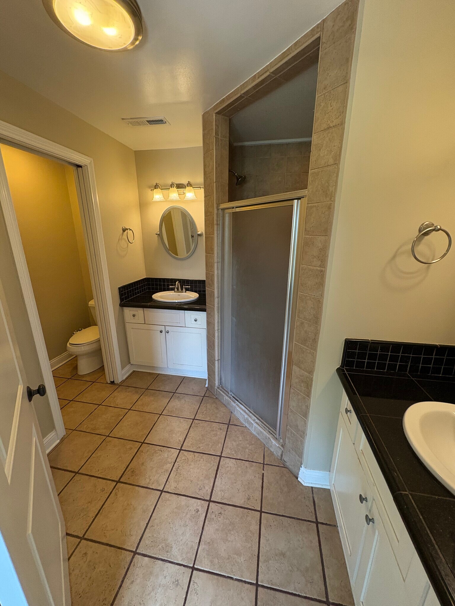 Primary Bathroom - 1924 N Talbott St