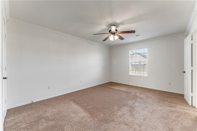 Building Photo - 804 Tyler St