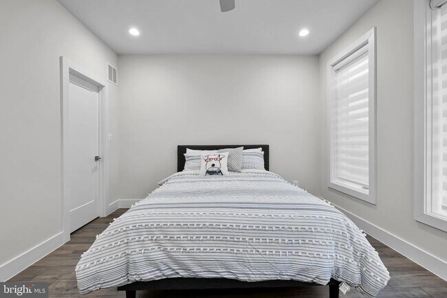 Building Photo - 147 Prairie Ln