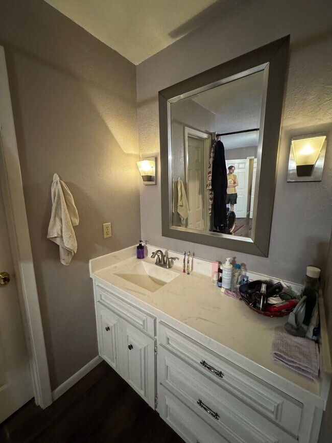 Building Photo - Corner Lot Home with Beautiful Trees