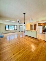 Building Photo - 41 Loomis St