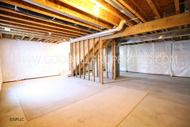 Building Photo - 3-Bedroom, 2.5-Bath Home in Urbandale with Attached 2-Car Garage