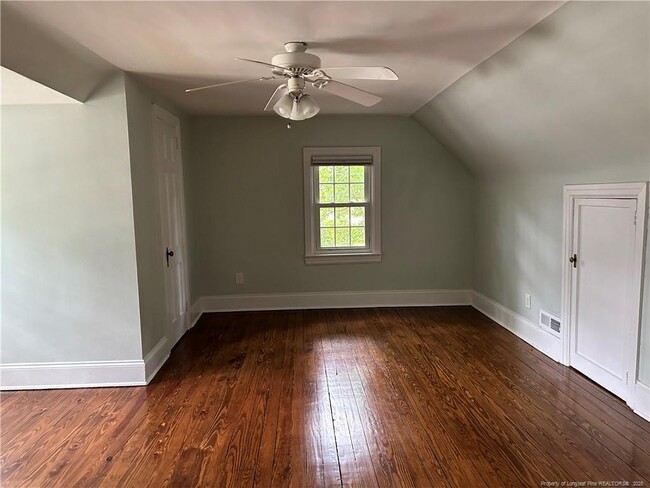 Building Photo - 238 Pinecrest Dr