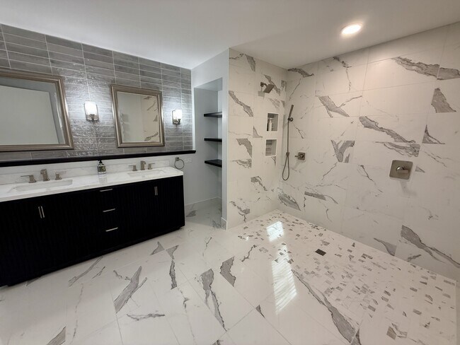 Building Photo - 4527 Terrace View Rd