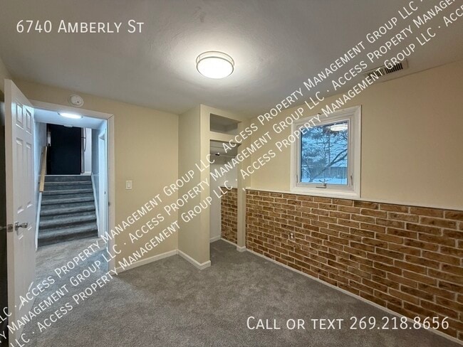 Building Photo - 6740 Amberly St