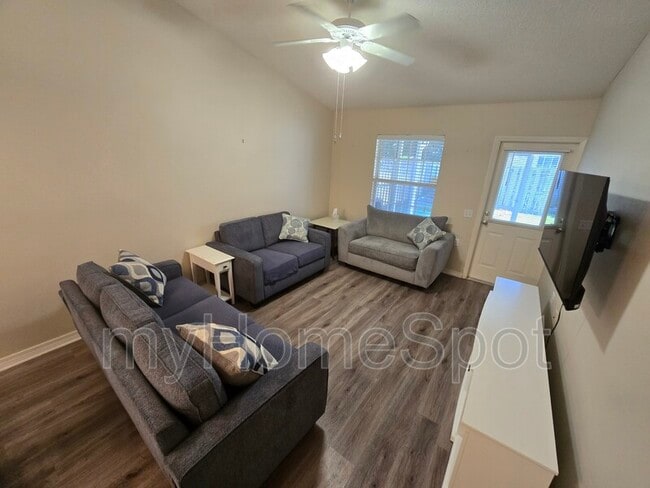 Building Photo - 9783 Cobblebrook Dr