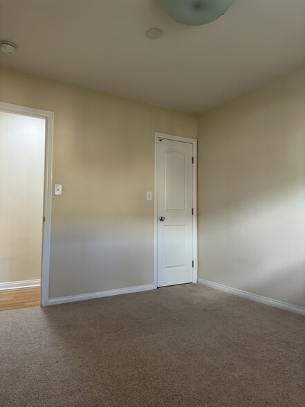 Bedroom - 2144 S Redondo Blvd