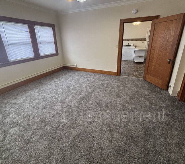 Building Photo - 1318 New Hampshire St