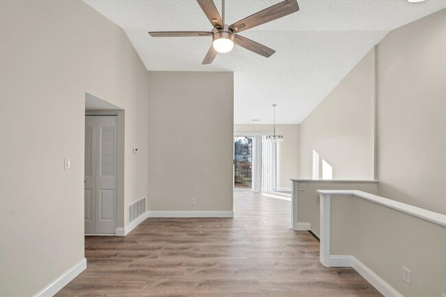 Building Photo - 1607 E Swan Cir