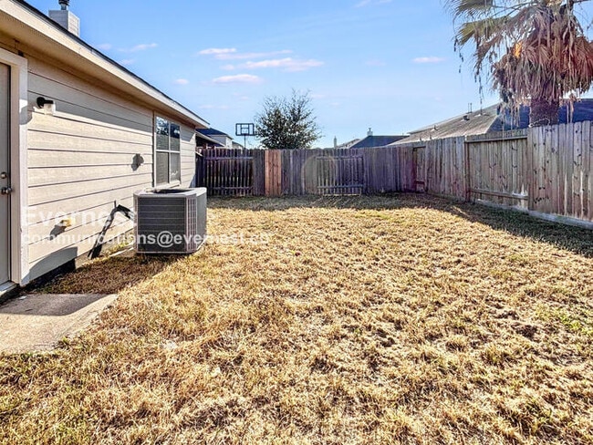 Building Photo - 25407 Barmby Dr