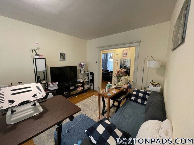 Primary Photo - 117 Park Dr