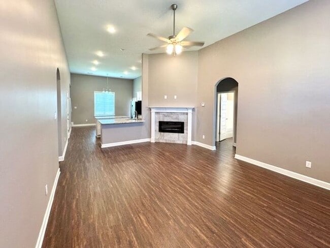 Building Photo - Move In Special! Now Leasing A 4 Bedroom 3...