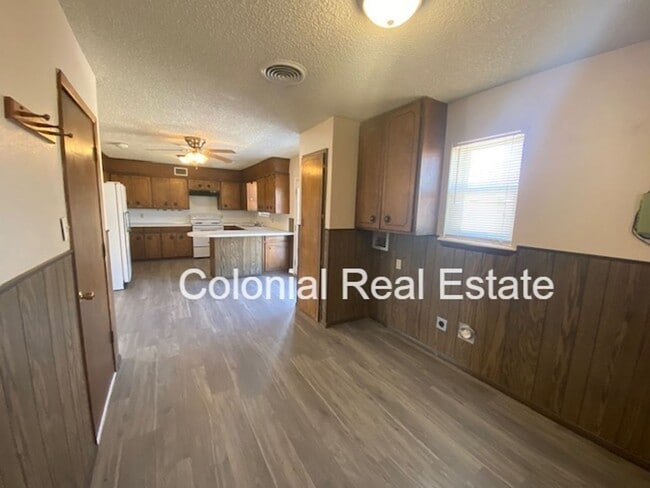 Building Photo - Cozy 3 Bedroom 2 Bath home