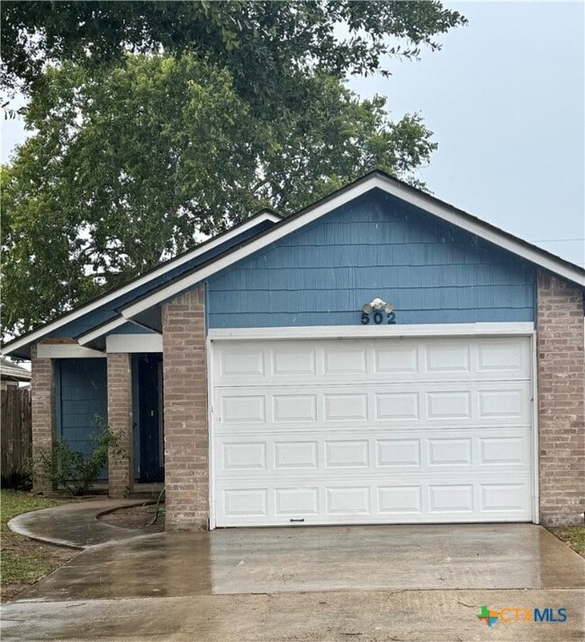 Primary Photo - 502 Cabana Dr