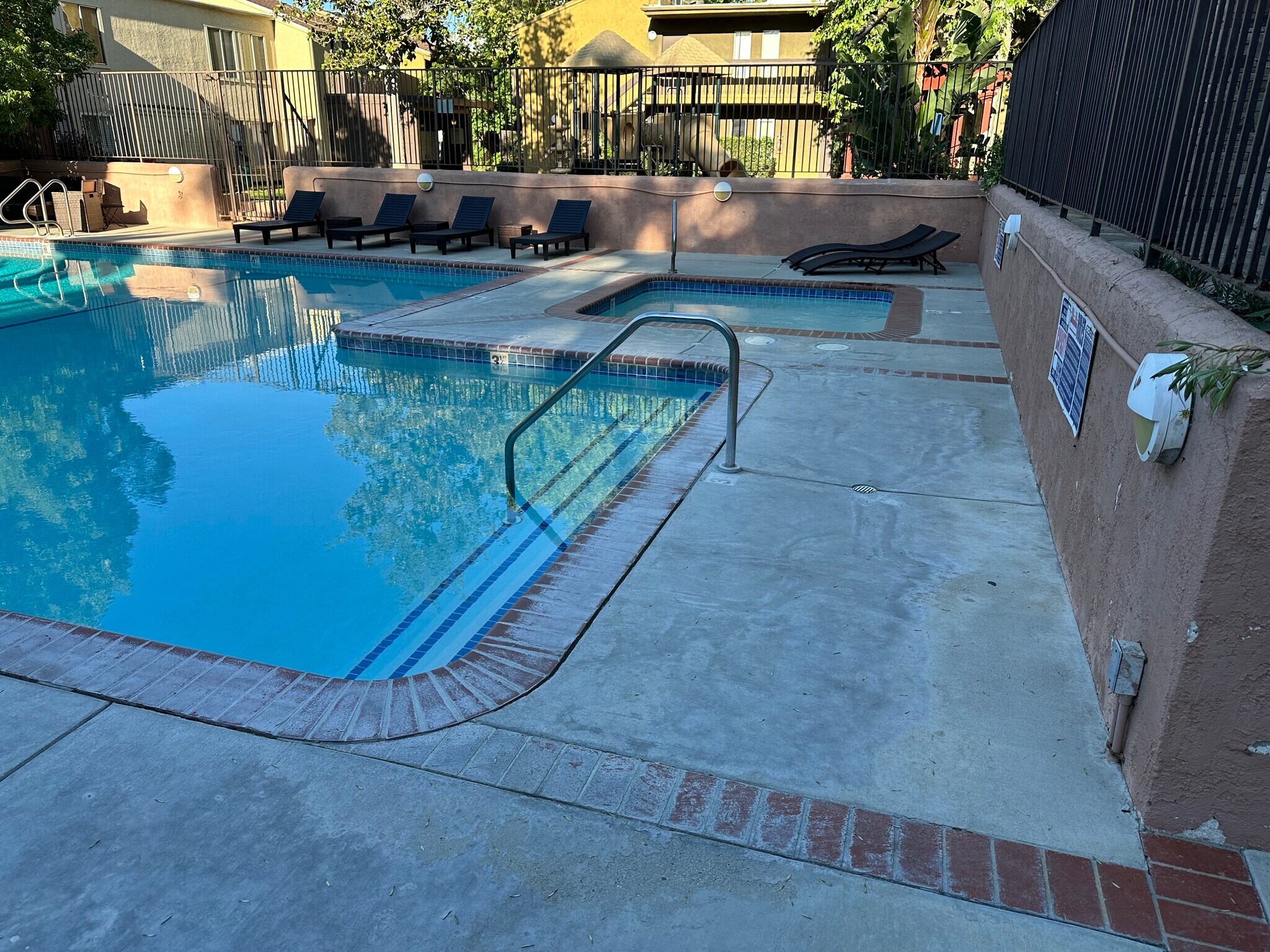 Building Photo - 18350 Hatteras St