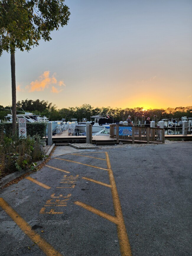 Building Photo - 98442 Windward Ave