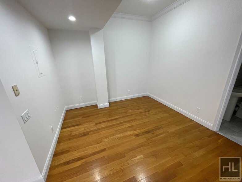 Building Photo - EAST 56 STREET