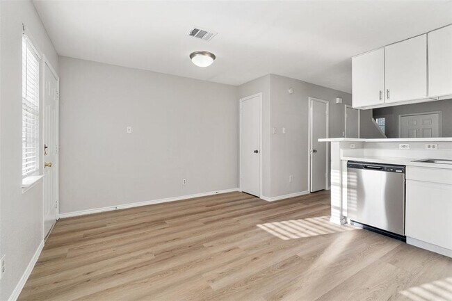 Building Photo - 1848 River Crossing Cir