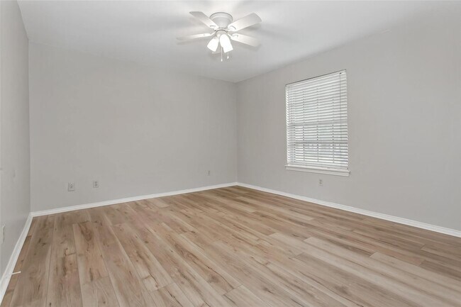 Building Photo - 6007 Sandhurst Ln