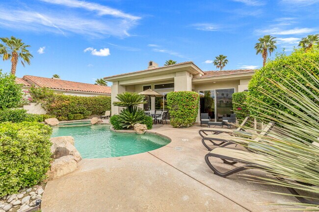 Building Photo - 727 Arrowhead Dr