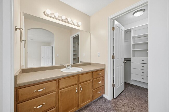 Building Photo - Spacious South Ogden Townhome w/ Garage