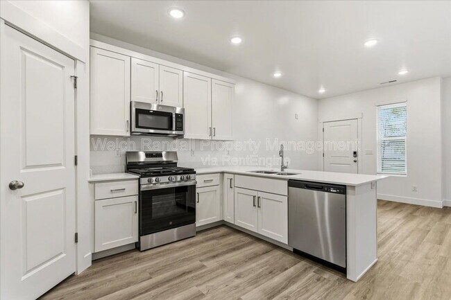 Building Photo - 1045 N 200 W