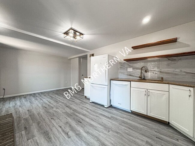 Building Photo - 7450 Adams Park Ct