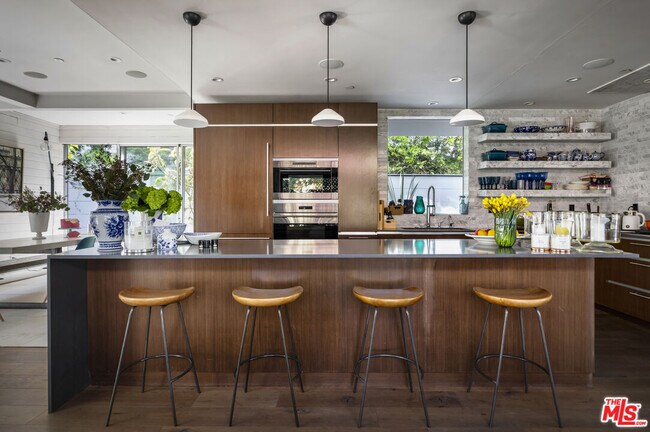 Building Photo - 814 Crestmoore Pl