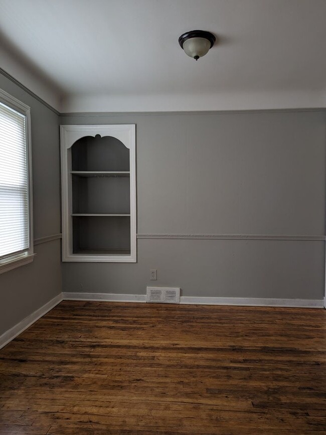 Building Photo - 18255 Oakfield Ave