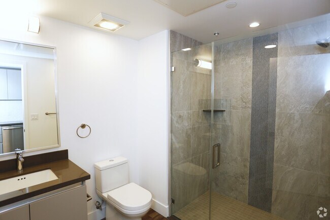 Building Photo - 455 S Kenmore Ave