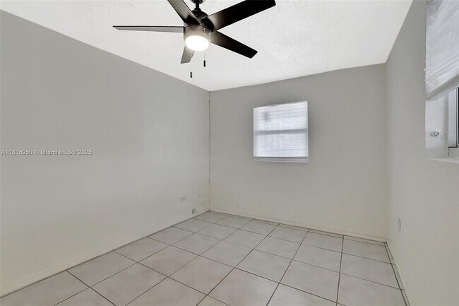 Building Photo - 6661 Meade St