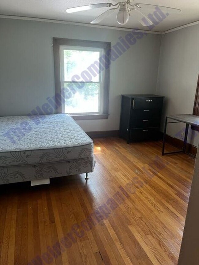 Building Photo - Now leasing for August 2026!