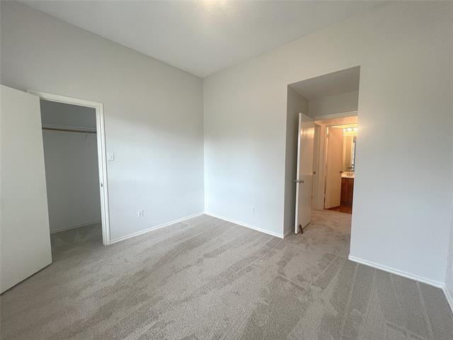 Building Photo - 1616 Logan Dr