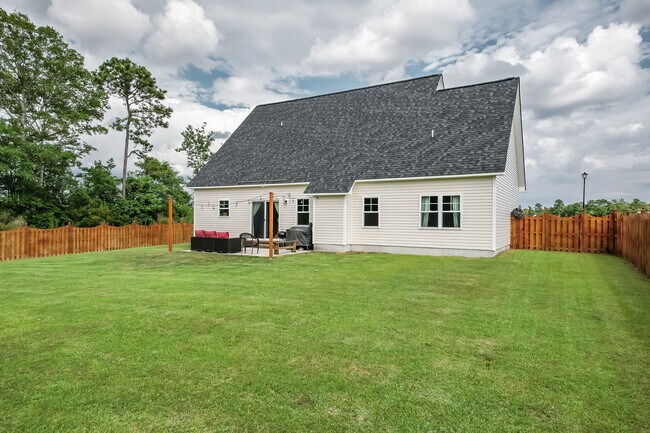 Building Photo - 425 Sea Buoy Ln