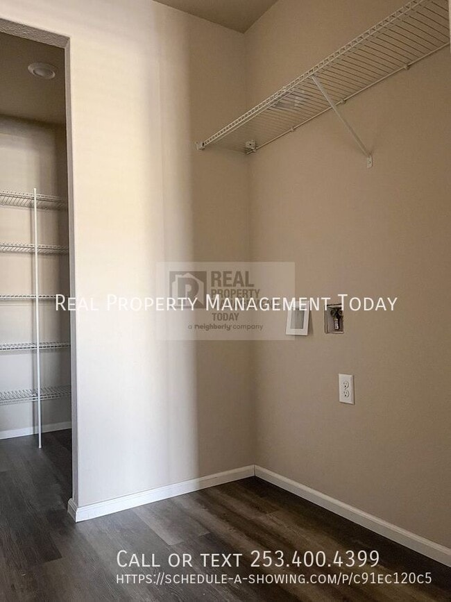 Building Photo - 8602 Spartacus St NE