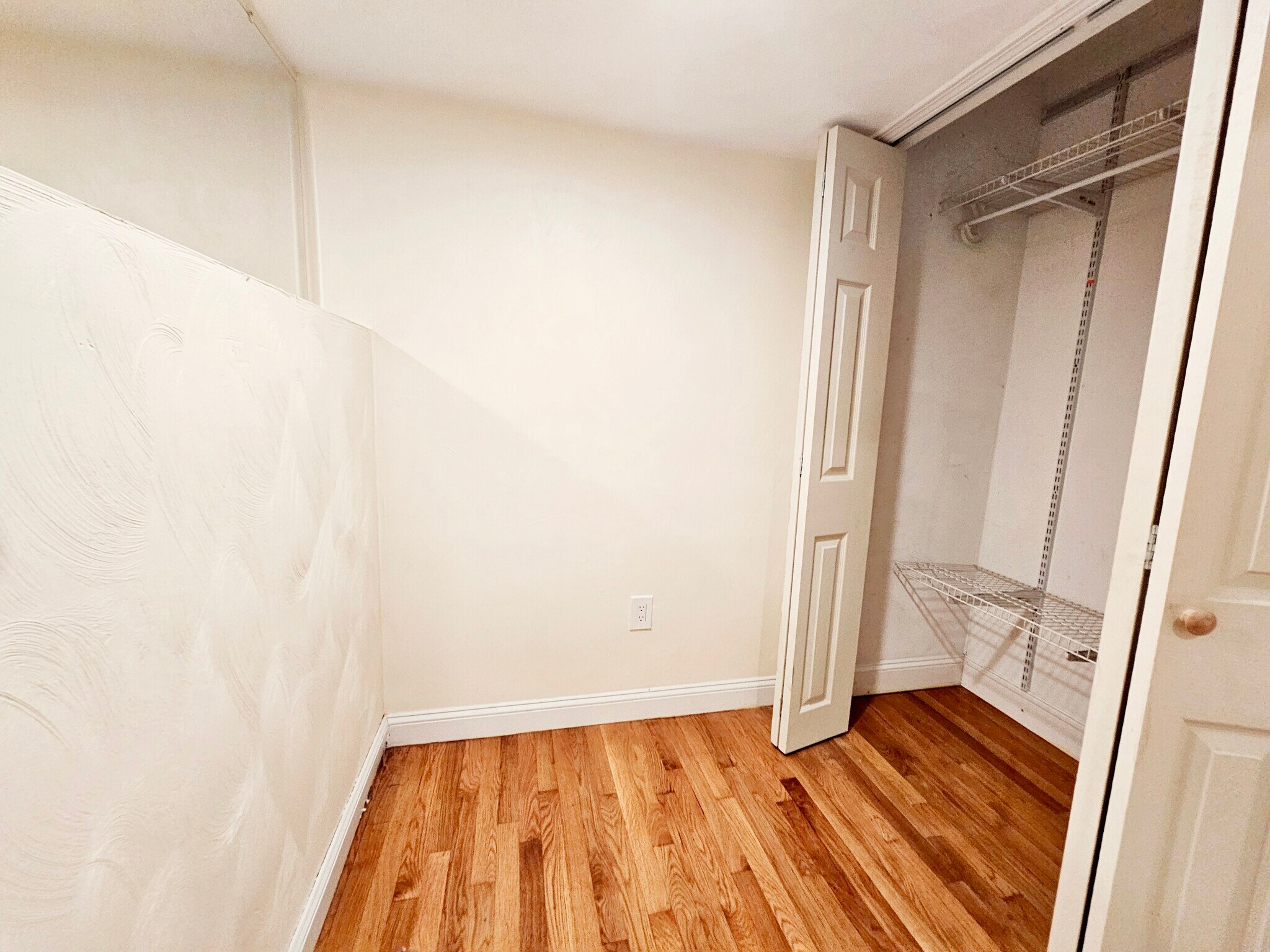 Building Photo - 1803 Beacon St