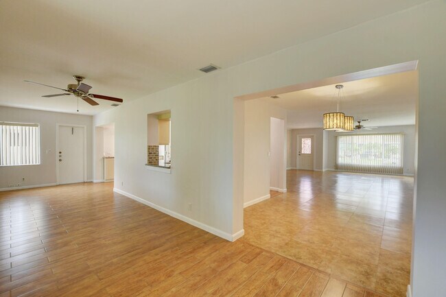 Building Photo - 6347 Country Wood Way