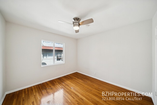 Building Photo - 7571 Willoughby Ave