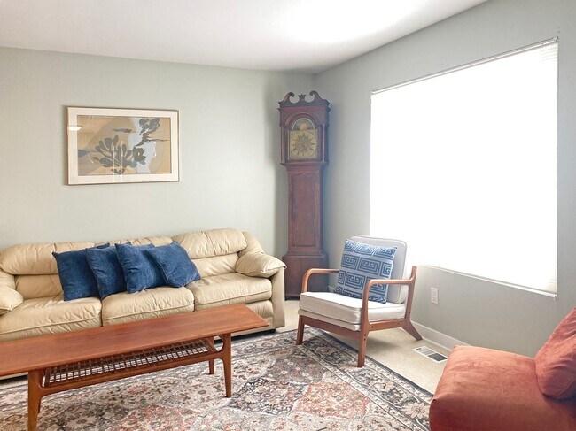 Building Photo - Fabulous Sabbatical Furnished Home