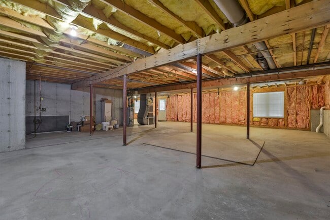 Building Photo - 4 Myopia Ln