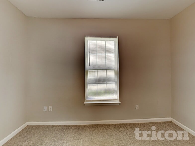 Building Photo - 8422 Wallace Glen Dr