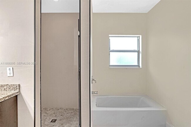 Building Photo - 2620 NE 214th St