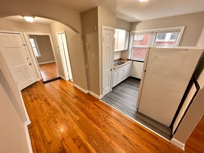 Building Photo - 4956 Kemper Ave