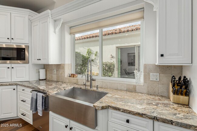 Building Photo - 7002 E Aster Dr