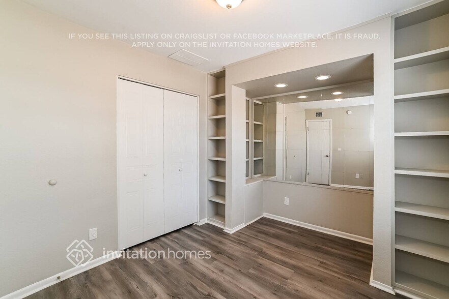 Building Photo - 6944 W Comet Ave