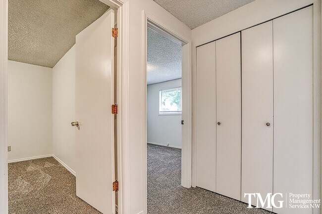 Building Photo - Fully Renovated 3 Bed 2 Bath Home in Mount...