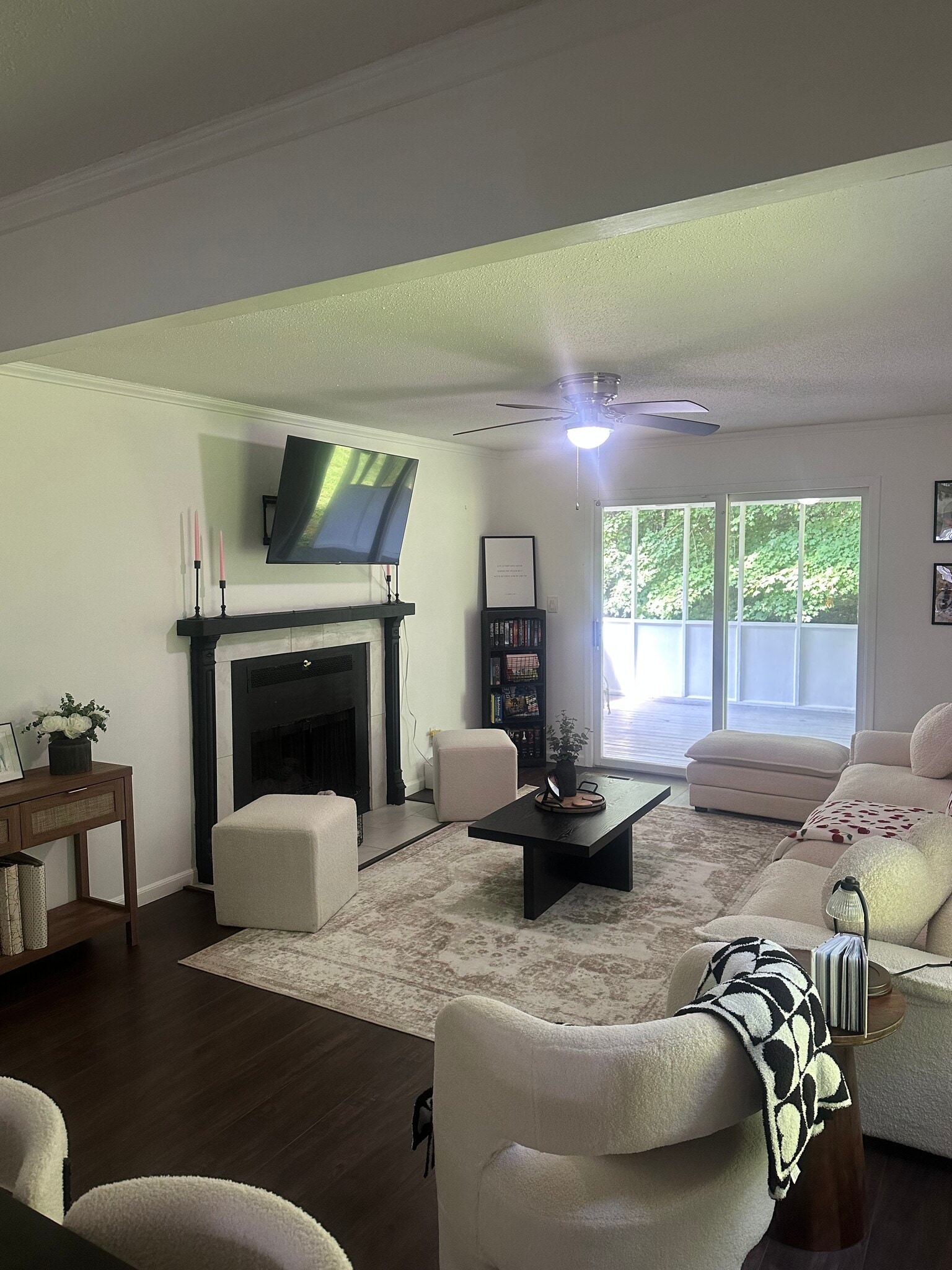 Building Photo - 3847 Tambark Dr